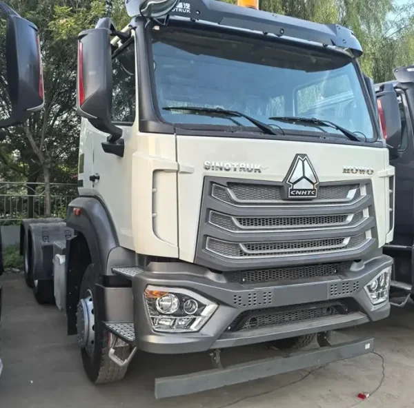 Sinotruk HOWO 6X4 Automatic Used Tractor Head Truck Nx Horse Truck