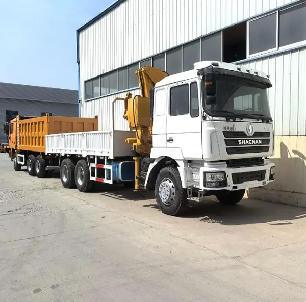 HOWO 6 x 4 Truck-mounted Crane