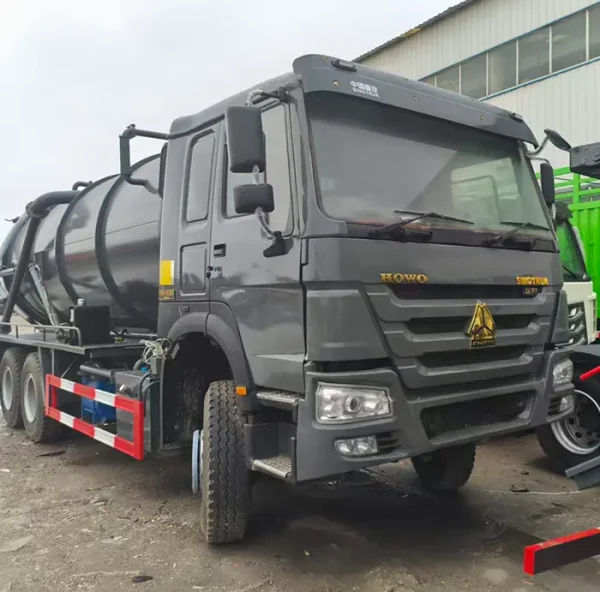 SINOTRUK HOWO 371HP Heavy Duty Tractor Truck