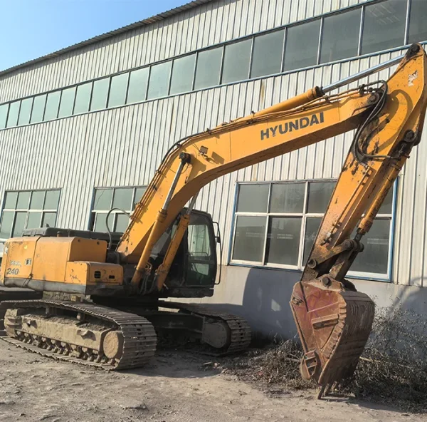 Hyundai HX240 / R240 Crawler Excavator