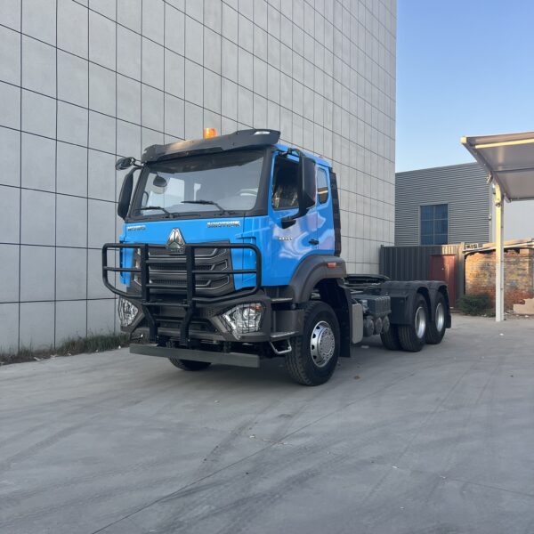 Sinotruk HOWO NX 371HP 6×4 Tractor Head