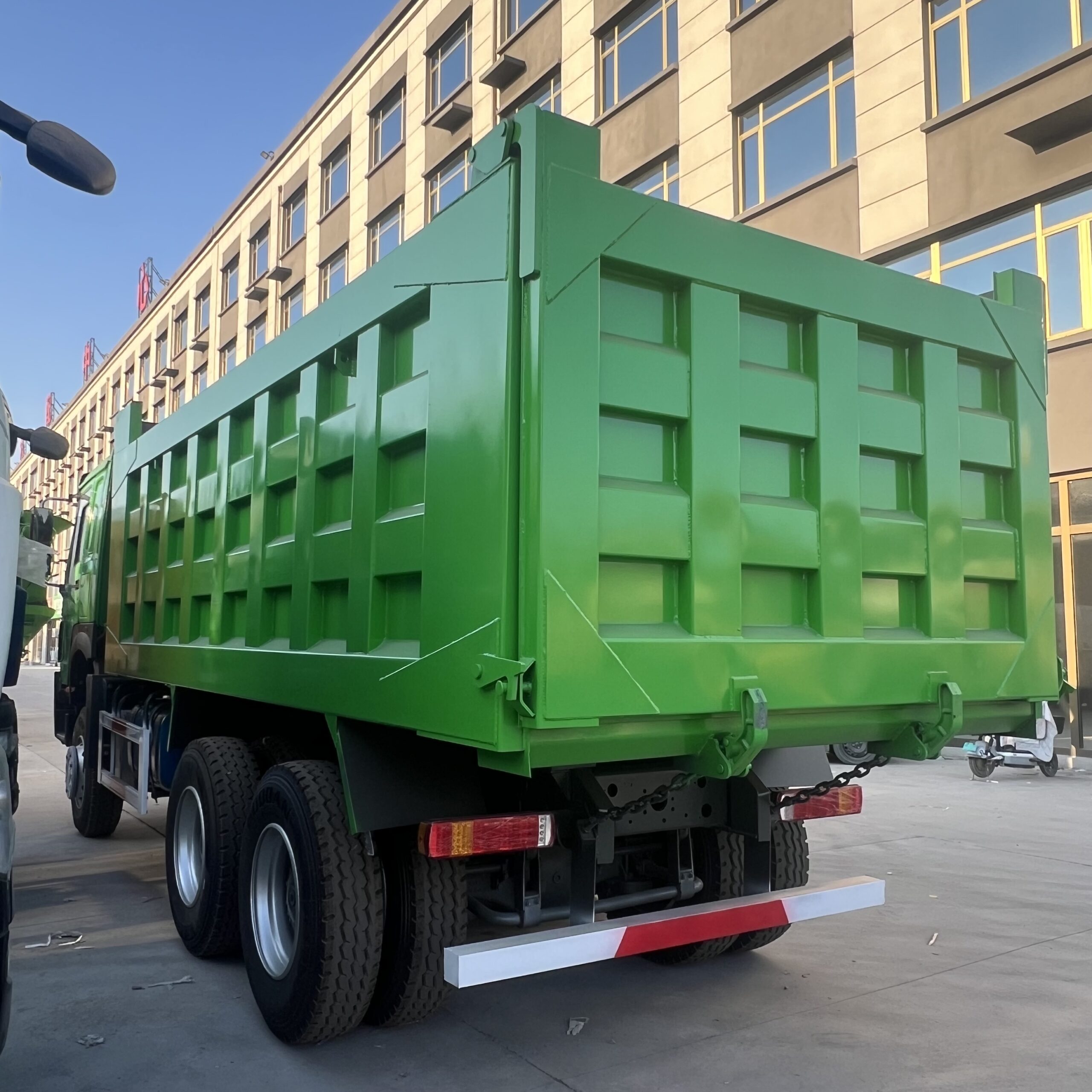 Used Howo 371 6x4 green dump tipper truck
